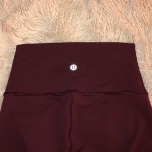 Lululemon Wunder Under “28